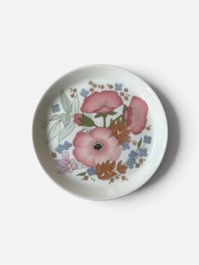 Wedgwood Trinket Dish. Wedgwood Made in England Meadow Sweet Trinket Dish.